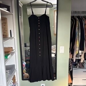 Elegant Black Button-Down Maxi Dress